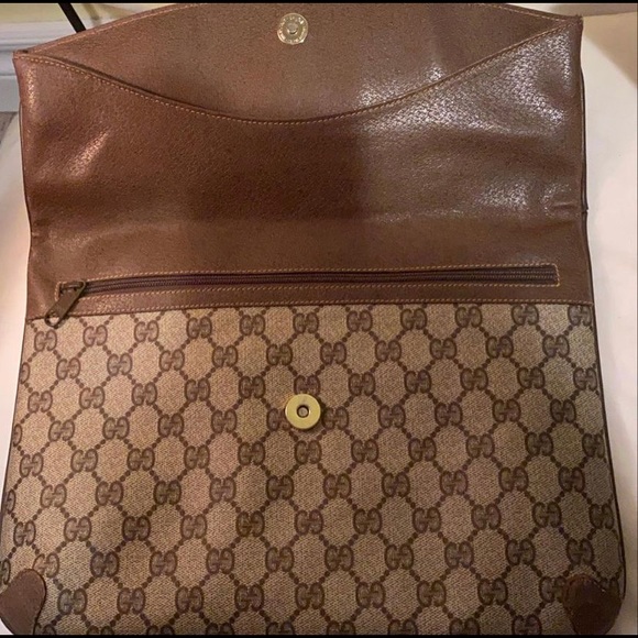 ✨SOLD✨AUTHENTIC GUCCI SUPREME FOLD-ON CLUTCH✨ - Picture 4 of 4